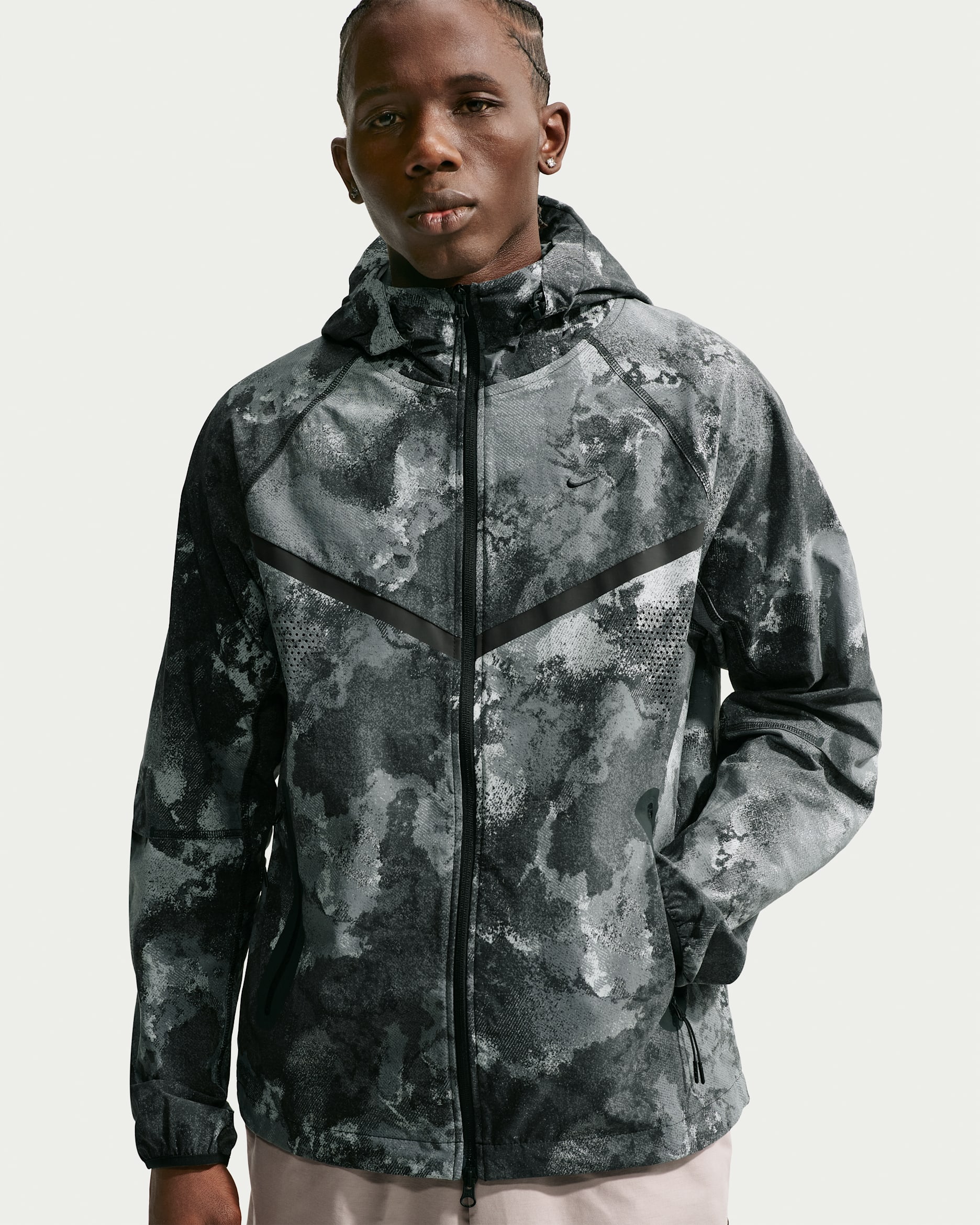 ナイキページ Nike Tech Windrunner Men's Dri-FIT Woven Full-Zip Jacket. Nike SI